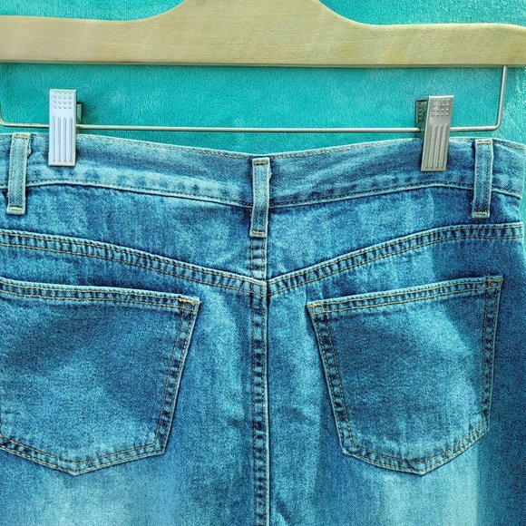 Vintage AnAn denim blue denim skirt. Size 3 - Picture 5 of 9